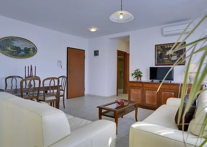 Ema Apartamento Pula